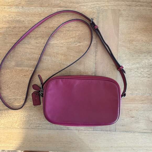 Limited Edition COACH F55743 PAC MAN ZIP CROSSBODY BAG Purple PINK Fuchsia - Picture 4 of 4